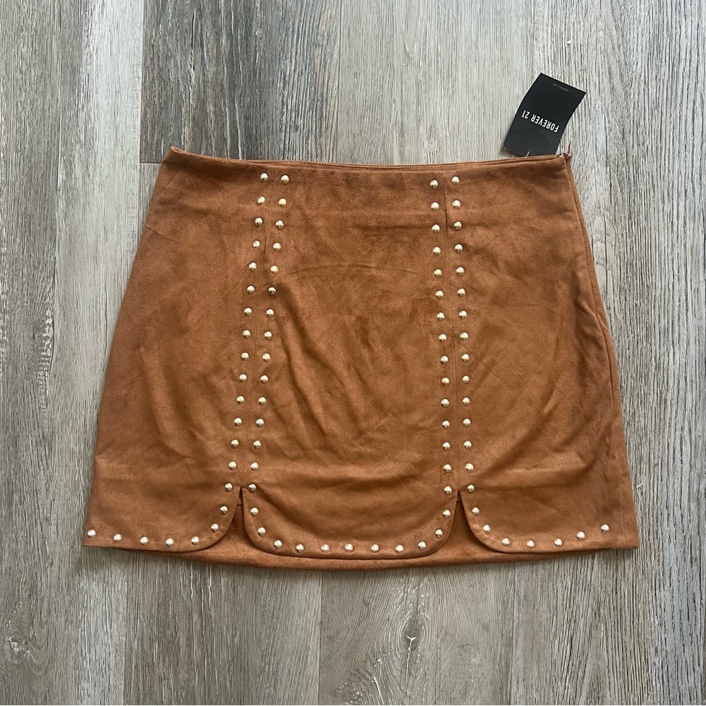 NWT Forever 21 studded suede miniskirt - Picture 3 of 7